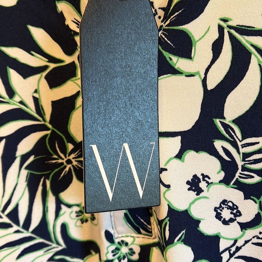 NWT Wrapper top - Picture 4 of 4